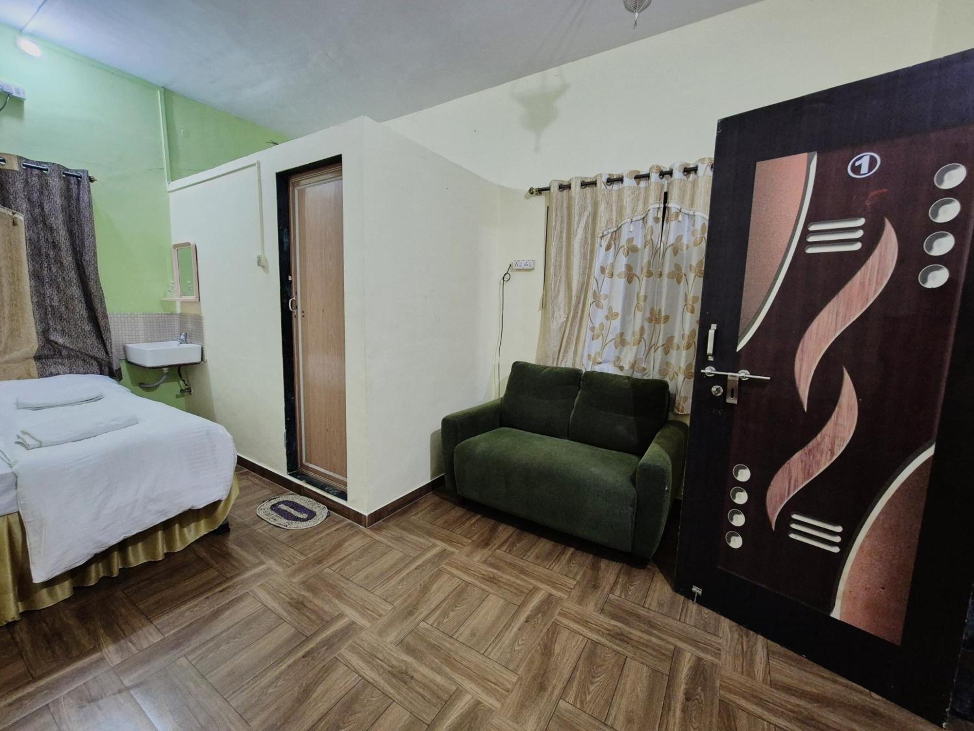 Humming Bird Beach Resorts Alībāg Ngoại thất bức ảnh